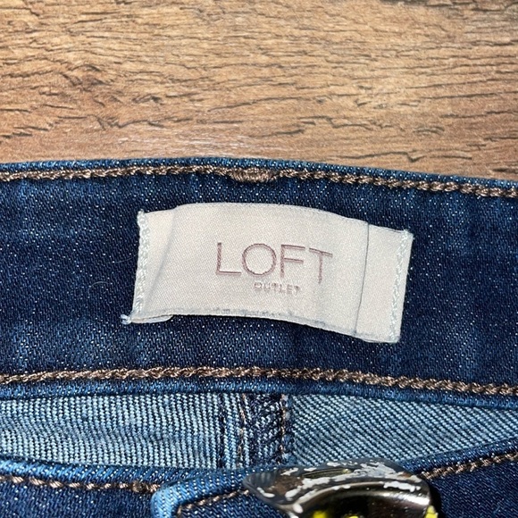 NWOT LOFT Curvy Skinny Jeans.  Size 6 - Picture 4 of 10